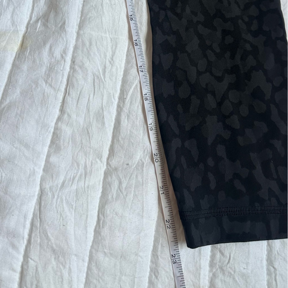 lululemon athletica Charcoal Leopard Leggings - Picture 4 of 6